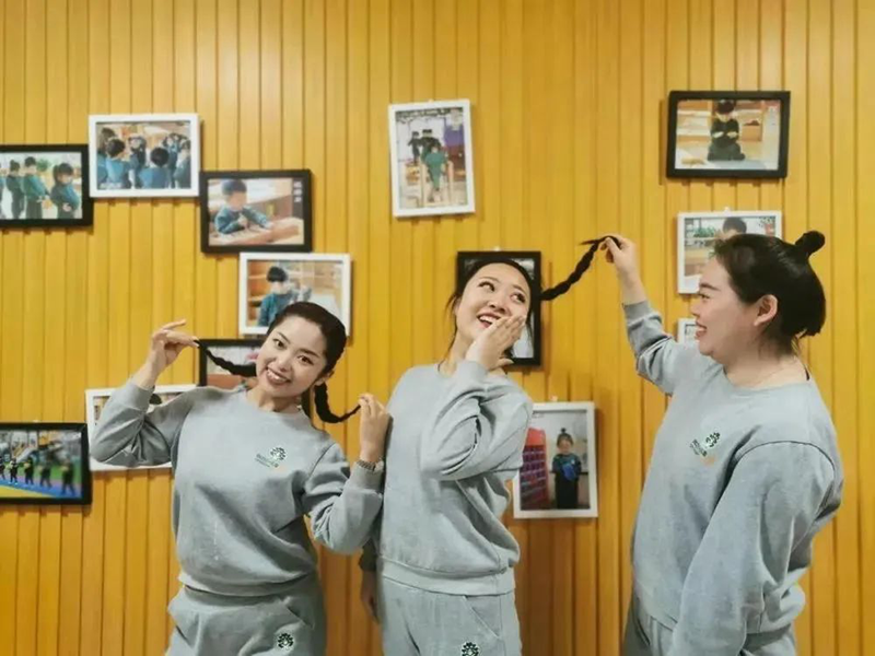 河北保定跨世紀安(ān)新(xīn)藝術幼兒園:請給“她”一份祝福,一份寵愛!