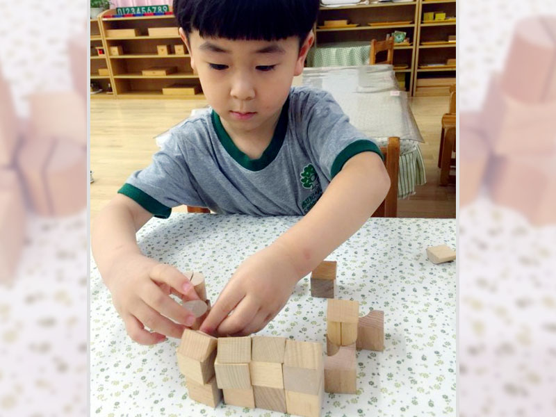 蒙氏教育成果 情景化 (1).jpg 蒙氏教育成果 情景化 (1).jpg