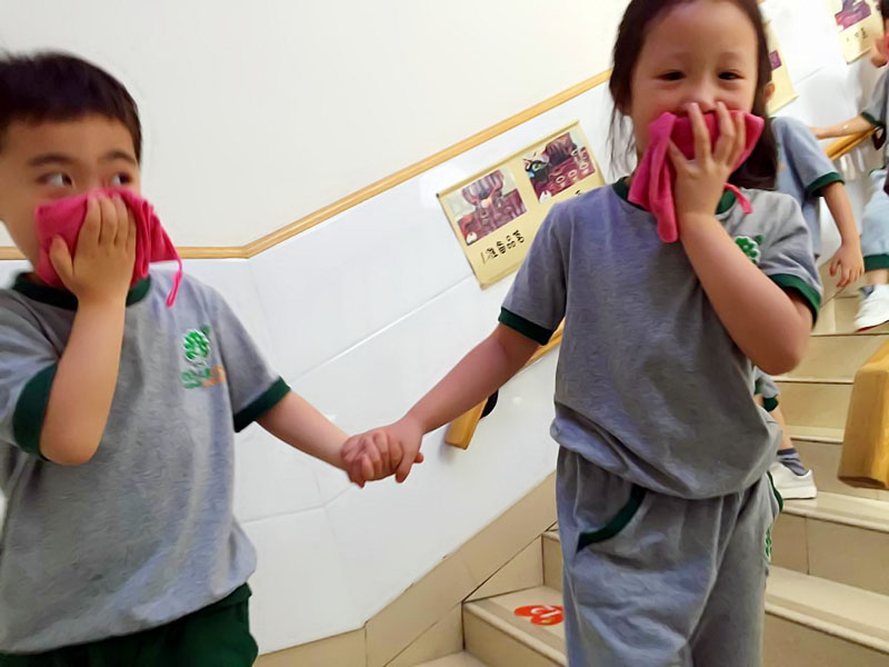 跨世紀教育成果 小(xiǎo)小(xiǎo)消防員 (2).jpg 跨世紀教育成果 小(xiǎo)小(xiǎo)消防員 (2).jpg